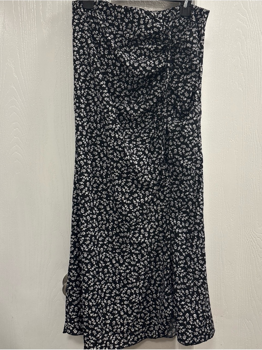 SHEIN Black Maxi Skirt with White Floral Print